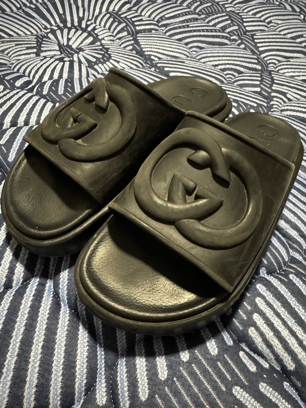 Gucci Parade Miami Rubber interlocking Logo Slide Slip-On Unisex Adults US 9.5